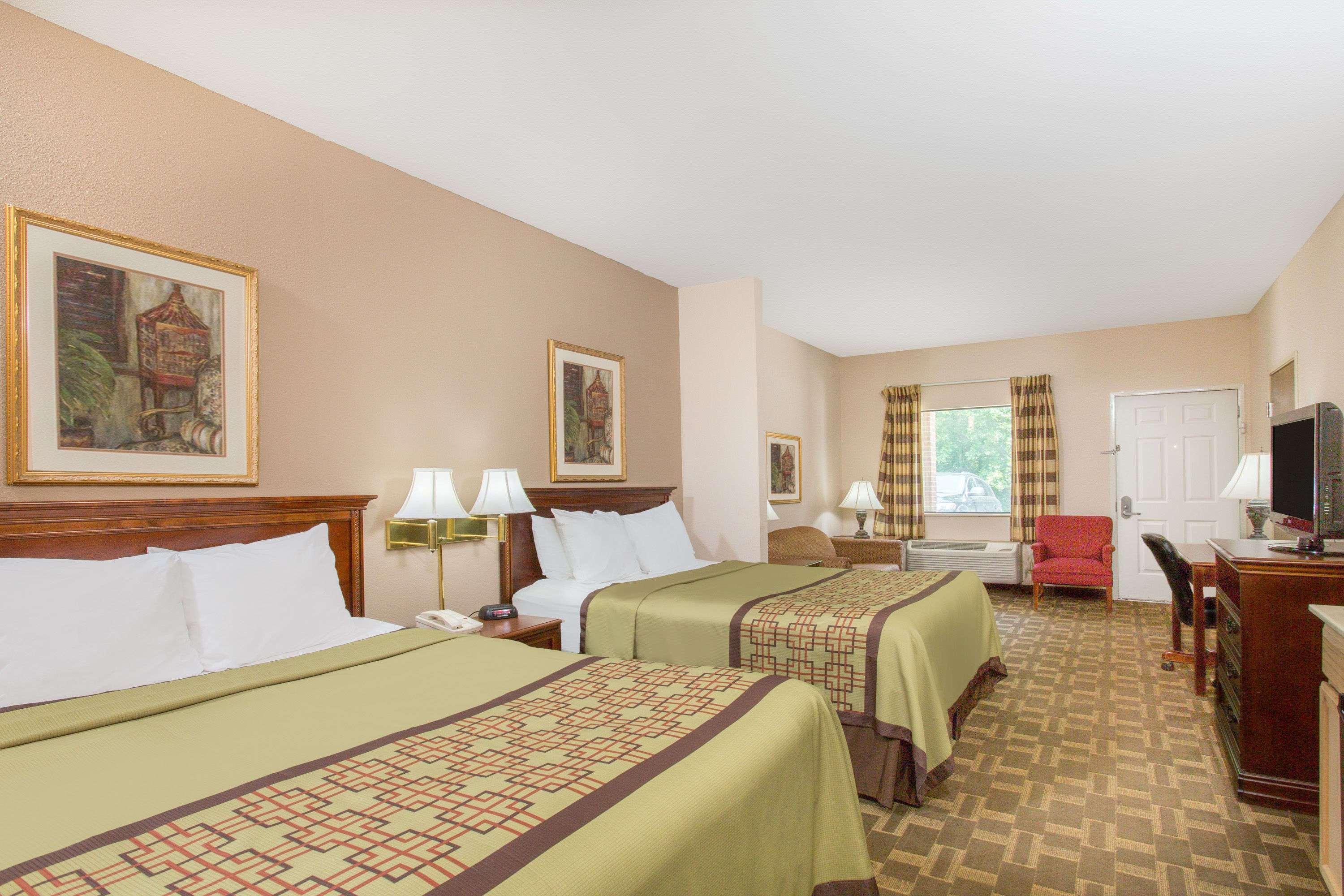 Days Inn By Wyndham Lexington Esterno foto